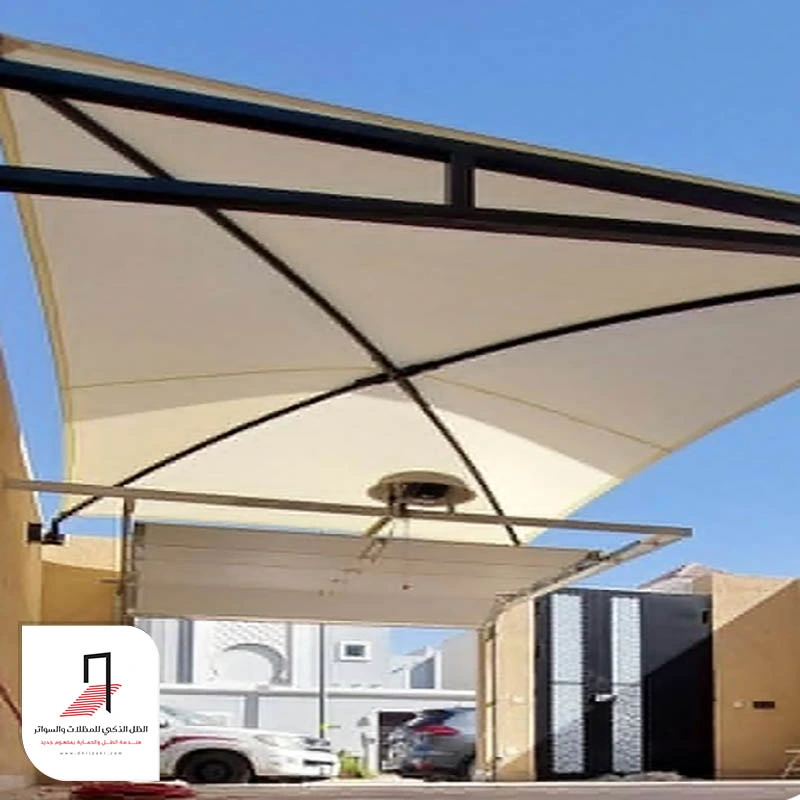 مظلات فوق الباب